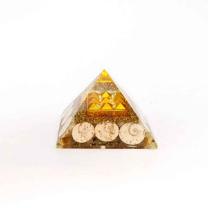 9 Plate Orgone Pyramid with Gomti Chakra