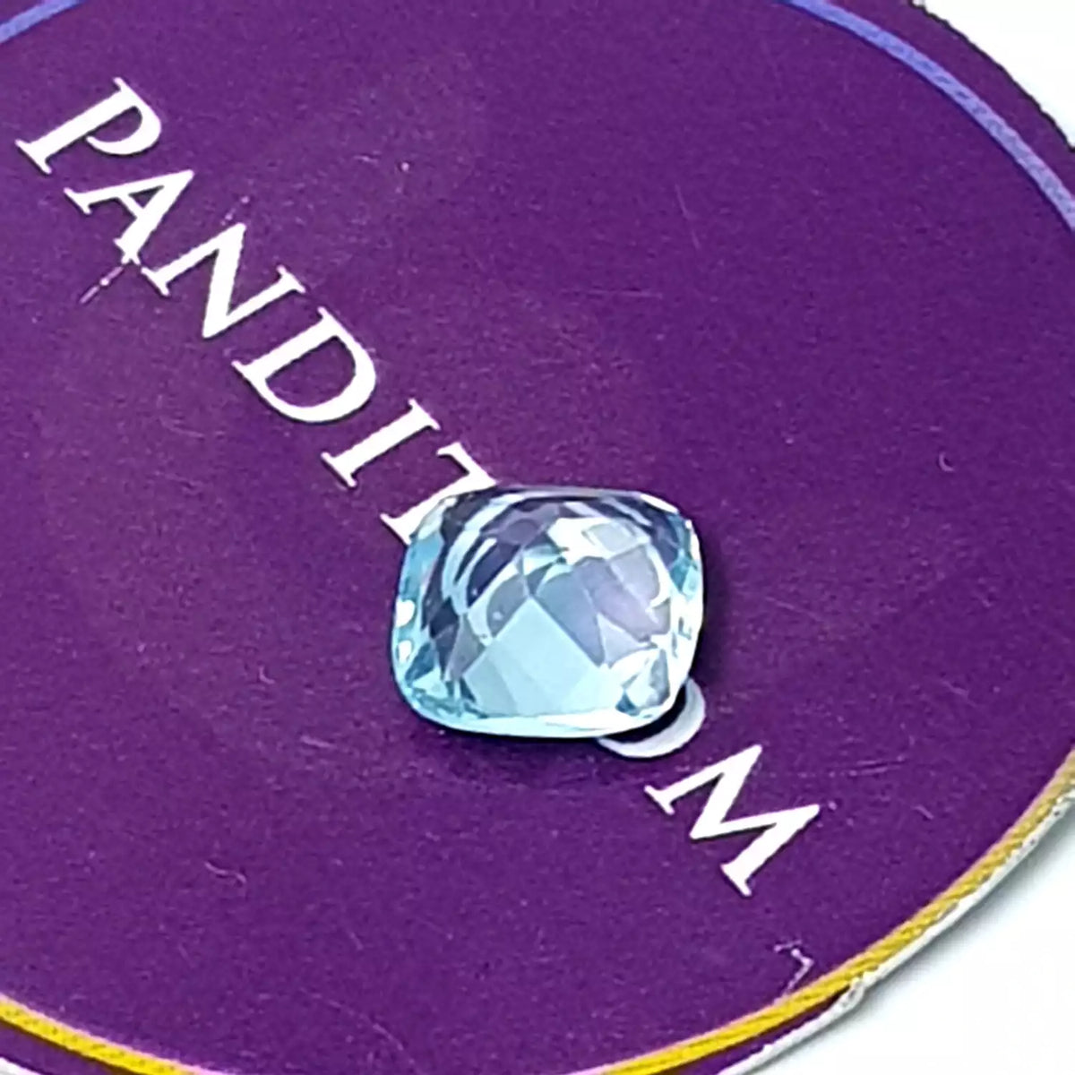 Blue Topaz Gemstone - 3.50 Carat, view 2
