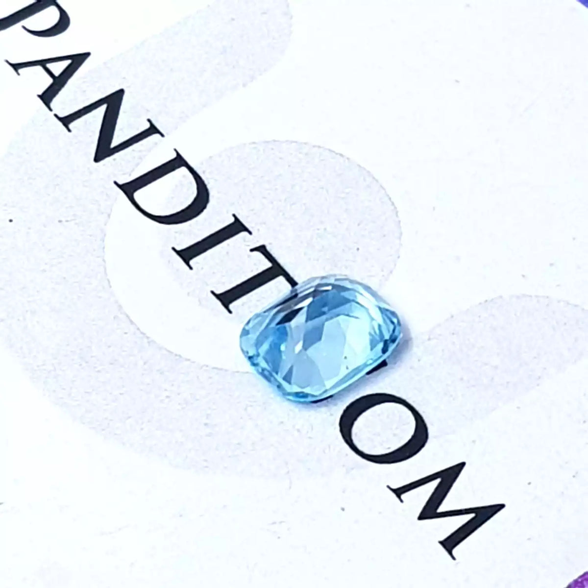 Blue Topaz Gemstone - 3.51 Carat, view 2