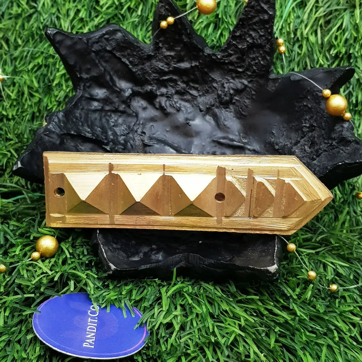Pyramid Shift Arrow — top view showing apex point