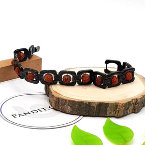 Rudraksha Bracelet — main bead view showing mukhi (faces)