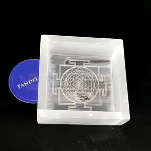 Selenite Square Charging Bowl With Shree Yantra