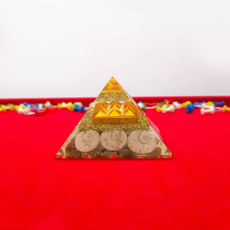 9 Plate Orgone Pyramid with Gomti Chakra