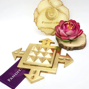 Four Direction Arrow With Pyramid Plate Premium