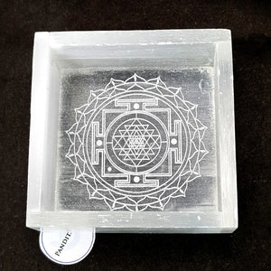 Selenite Shree Yantra Square Charging Bowl
