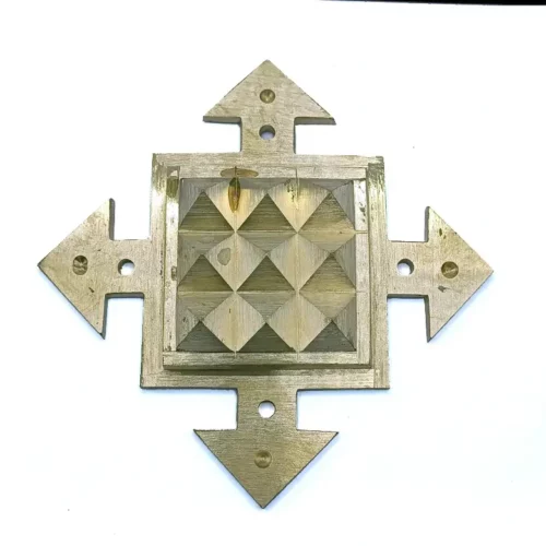 Four Direction Arrow with Pyramid Plate
